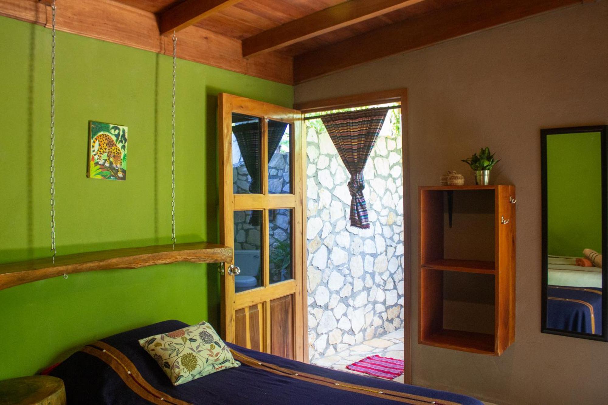 Alice Guesthouse El Remate Zewnętrze zdjęcie