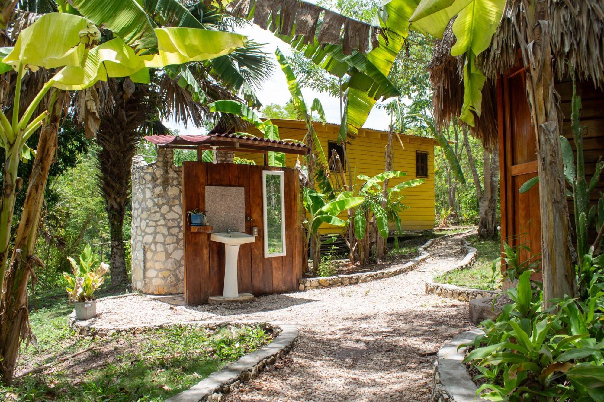 Alice Guesthouse El Remate Zewnętrze zdjęcie